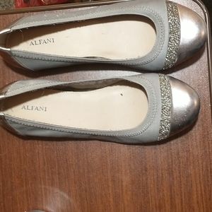 Silver Alfani flats, 9.5m
